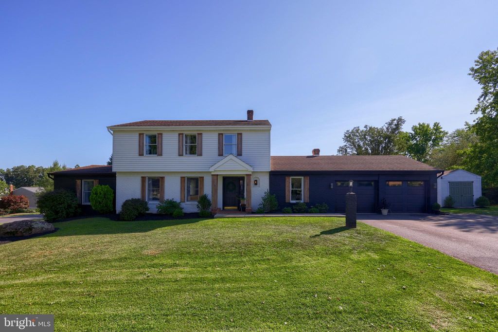 Photo of 2 MASTERS DR, DENVER, PA 17517 (MLS # PALA2039676)