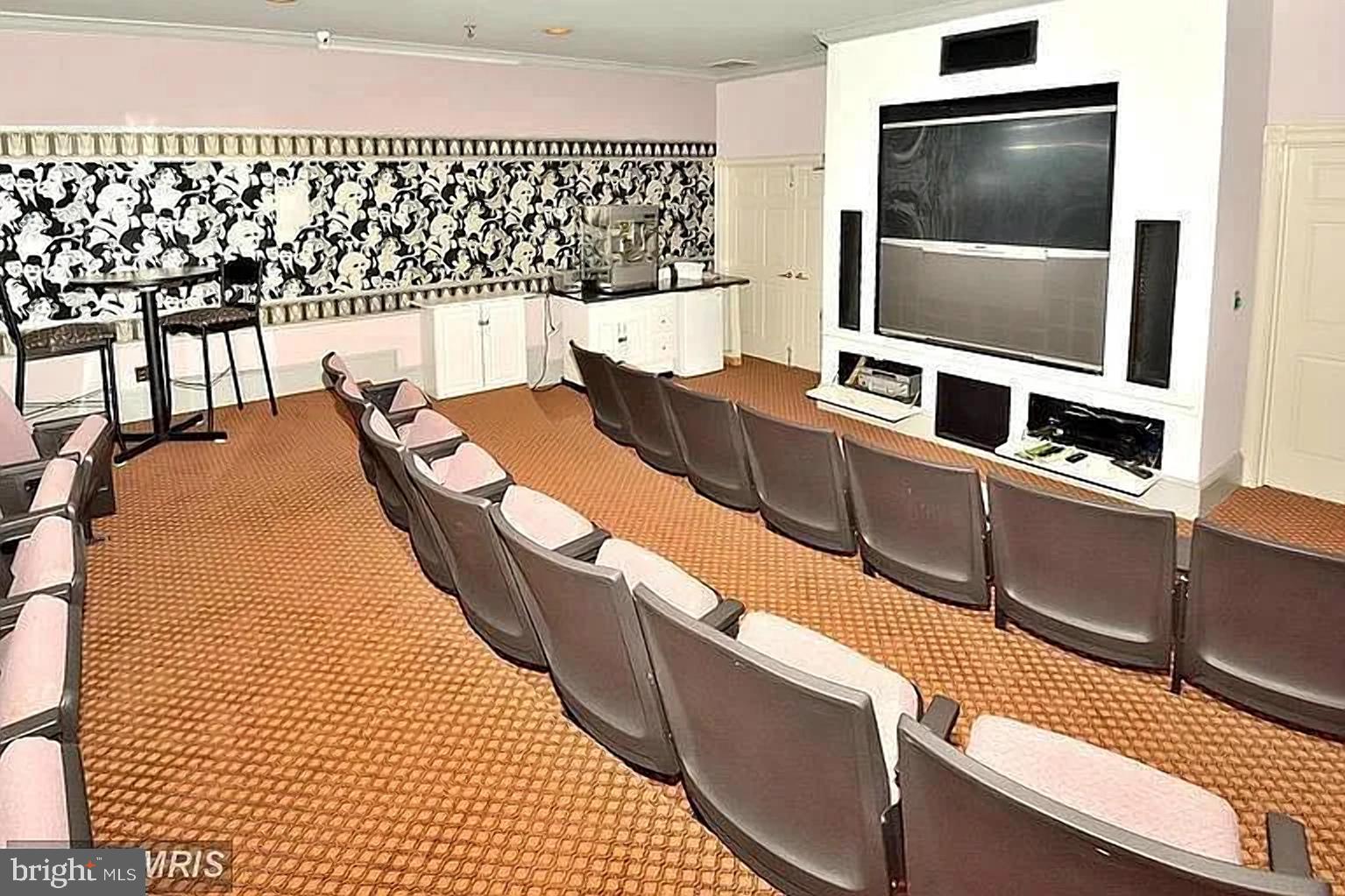 GATES OF MCLEAN - Residential