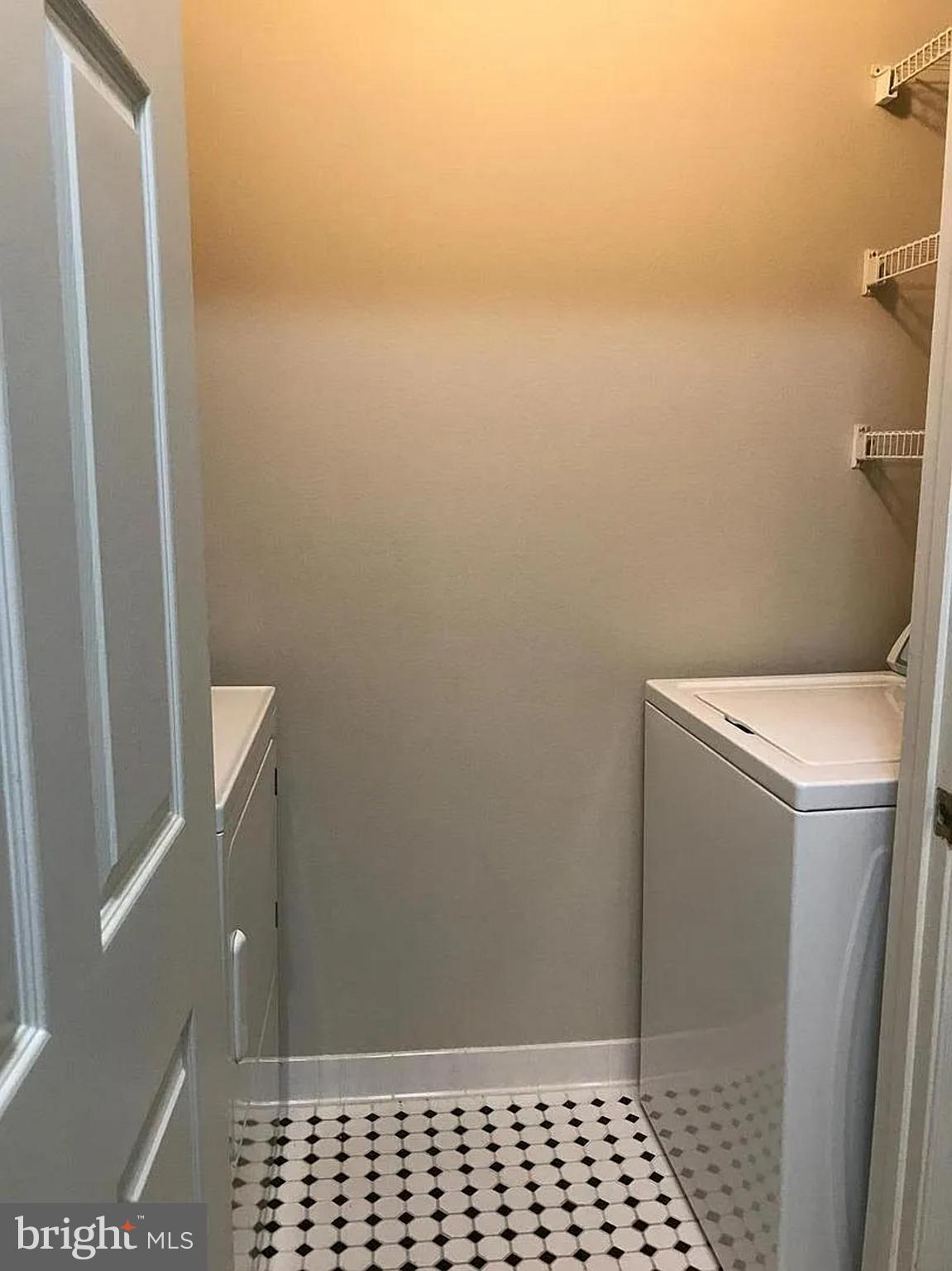 GATES OF MCLEAN - Residential