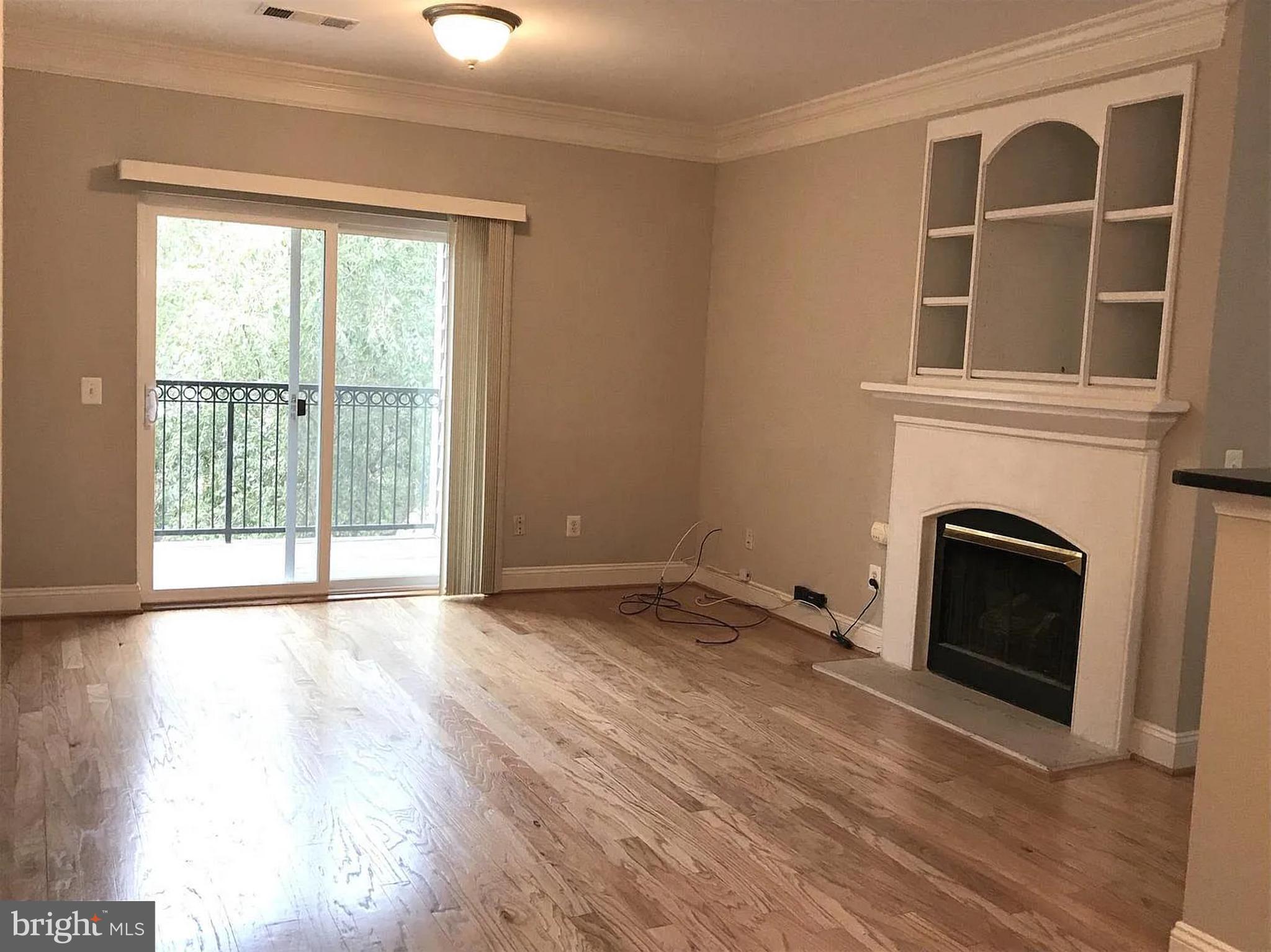 GATES OF MCLEAN - Residential