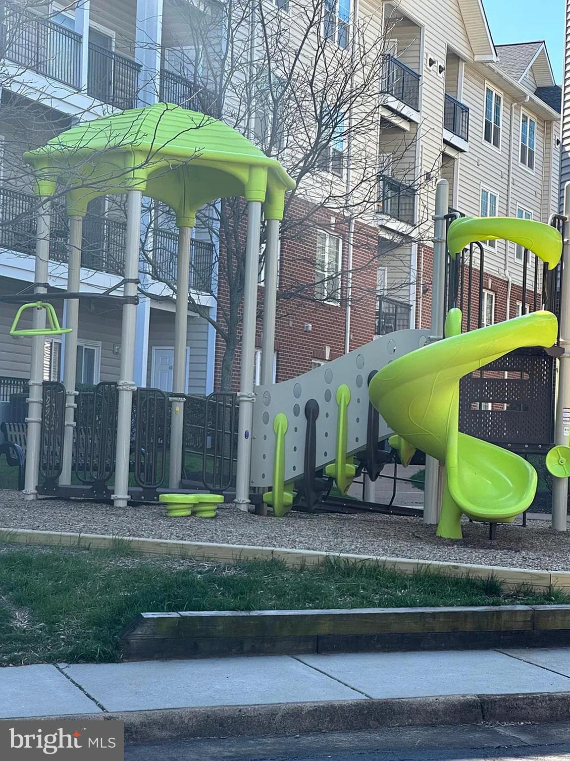 GATES OF MCLEAN - Residential