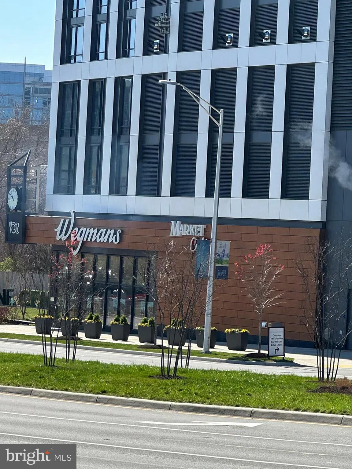 GATES OF MCLEAN - Residential