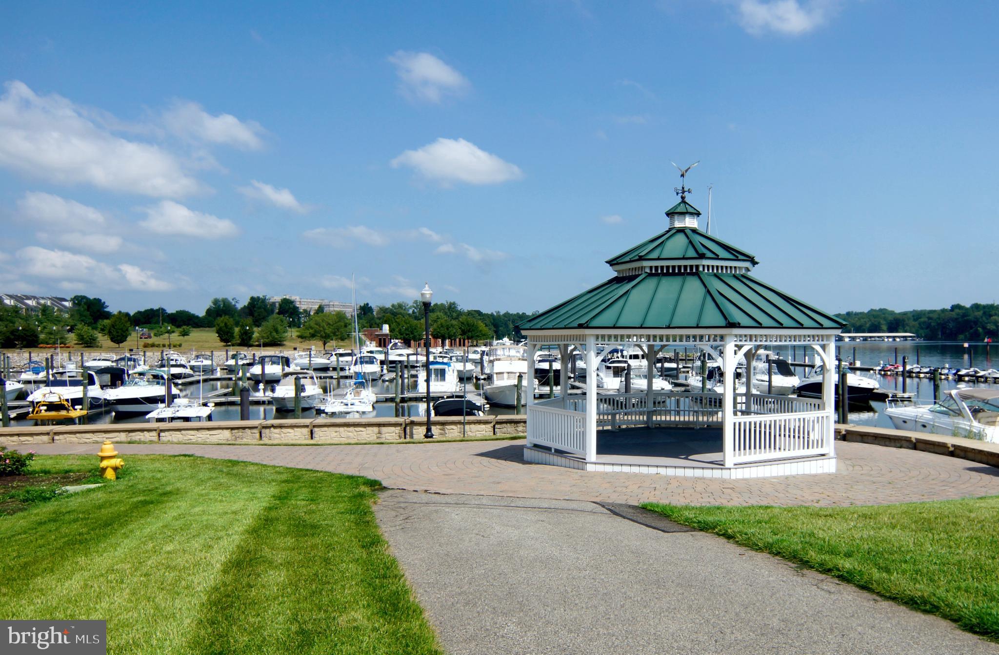 BELMONT BAY - Residential