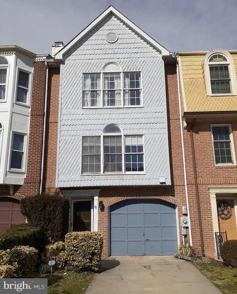 Townhouse For Sale - 18 Victoria Square<br/> FREDERICK, MD 21702