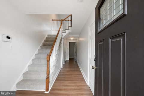 Townhouse For Sale - 18 Victoria Square<br/> Frederick County, FREDERICK, MD 21702