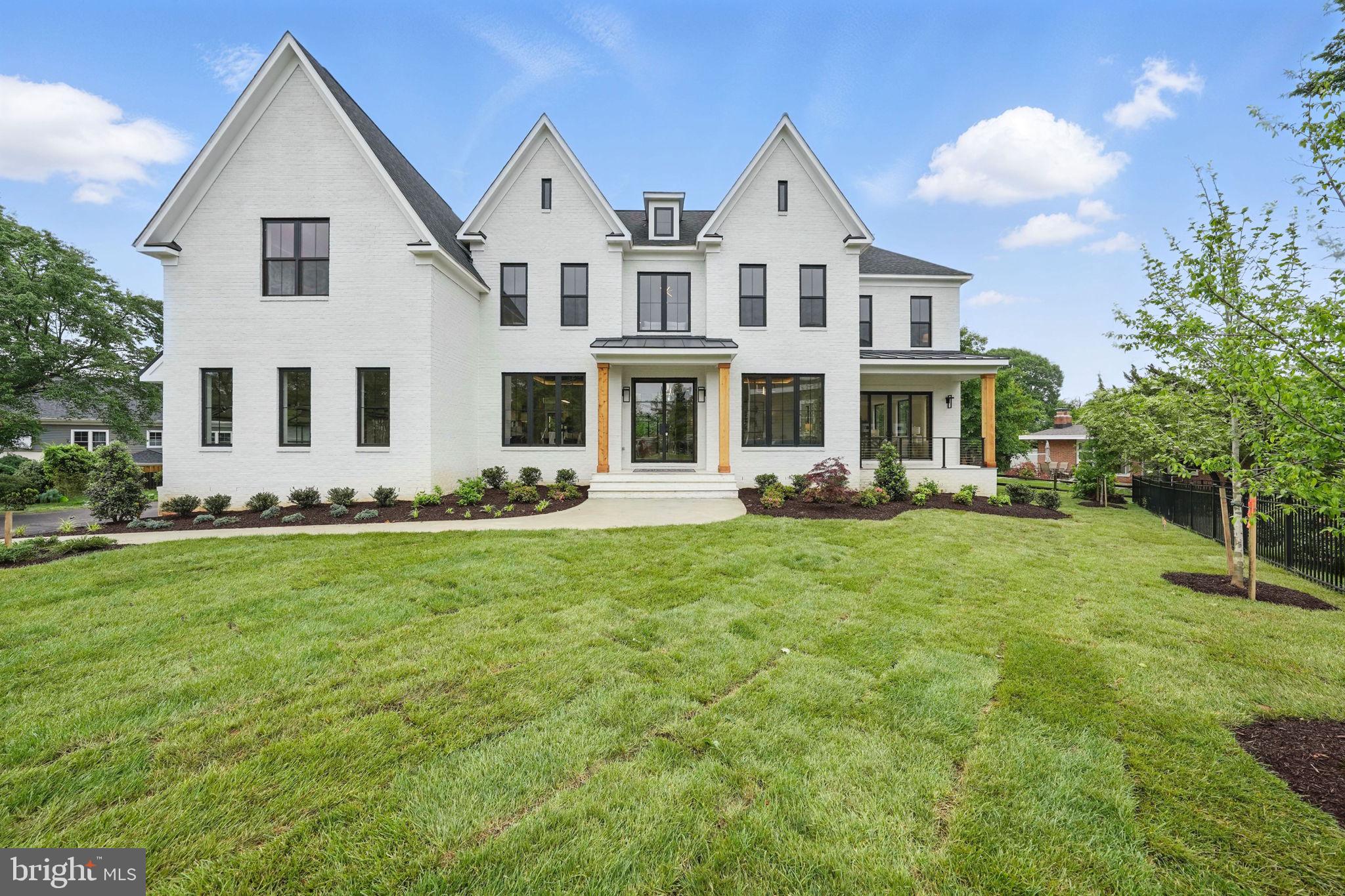 1617 WOODMOOR LANE