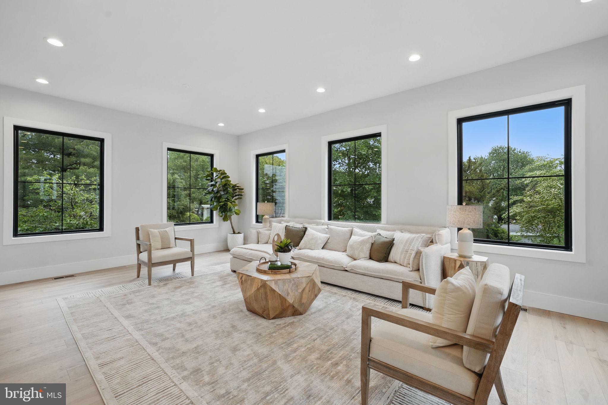 ROSEMONT - Residential