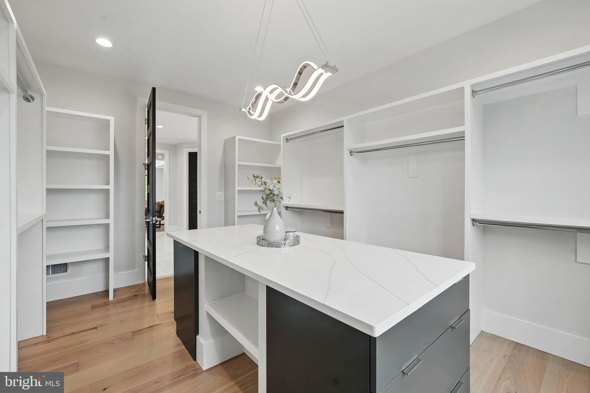 ROSEMONT - Residential