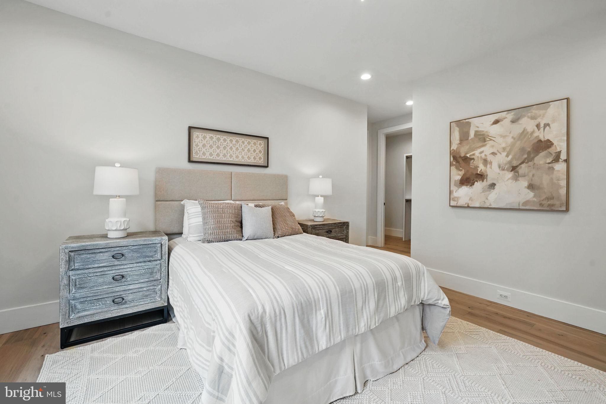 ROSEMONT - Residential