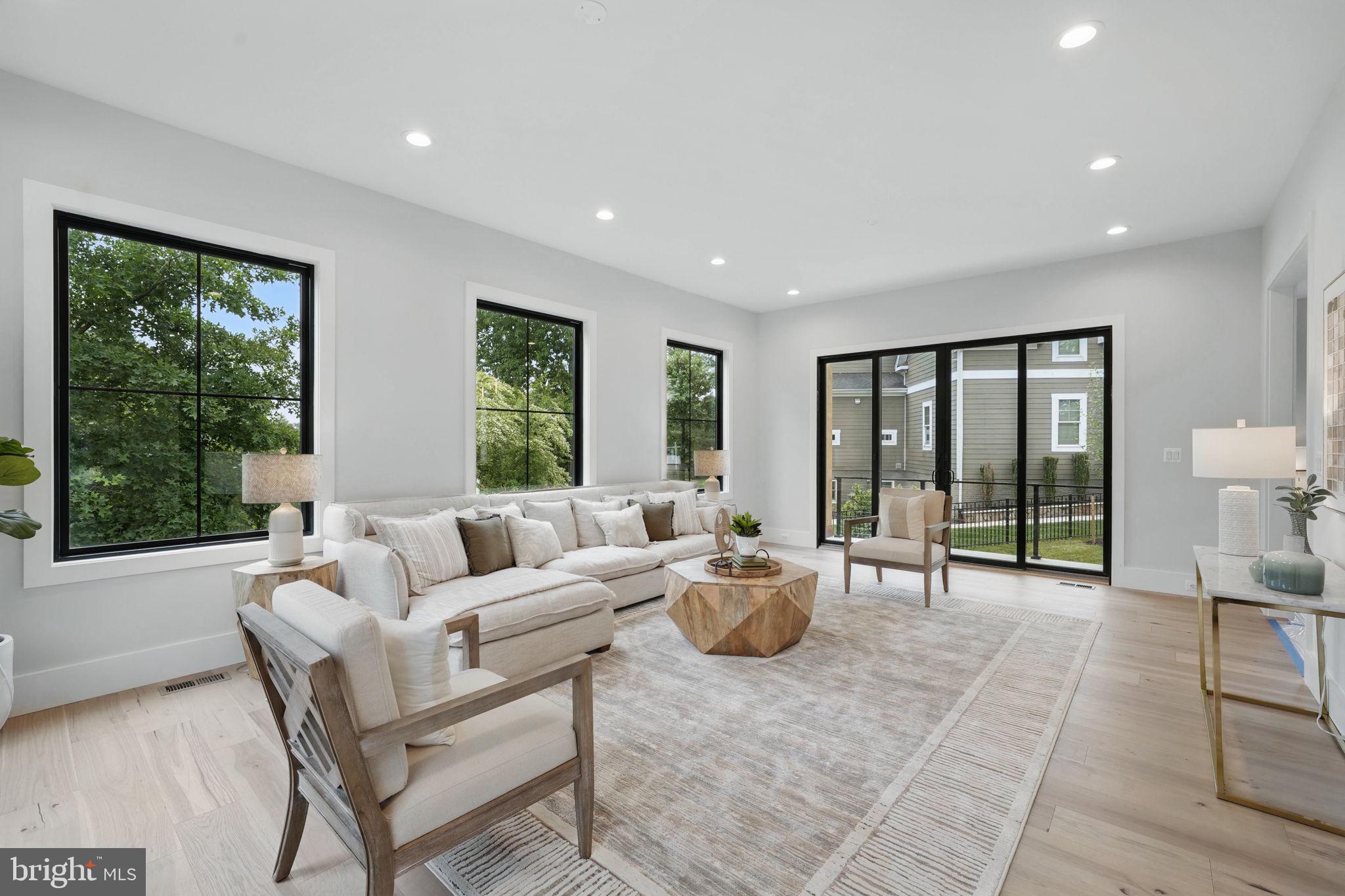 ROSEMONT - Residential