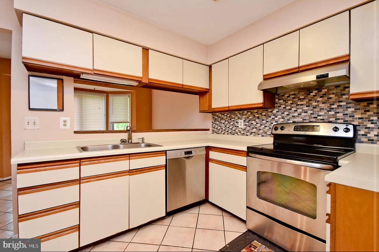 VILLAGES OF MARLBOROUGH - Residential Lease