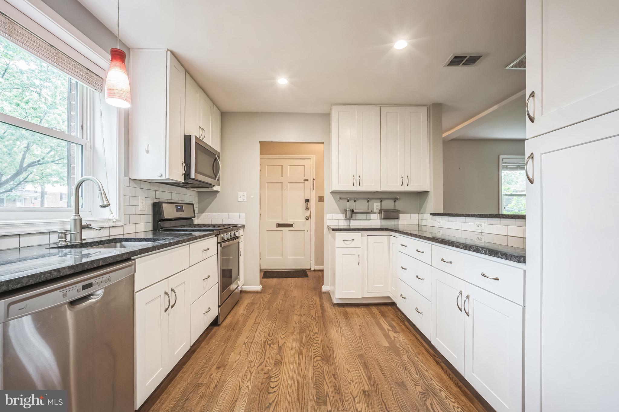 WARWICK VILLAGE - Residential Lease