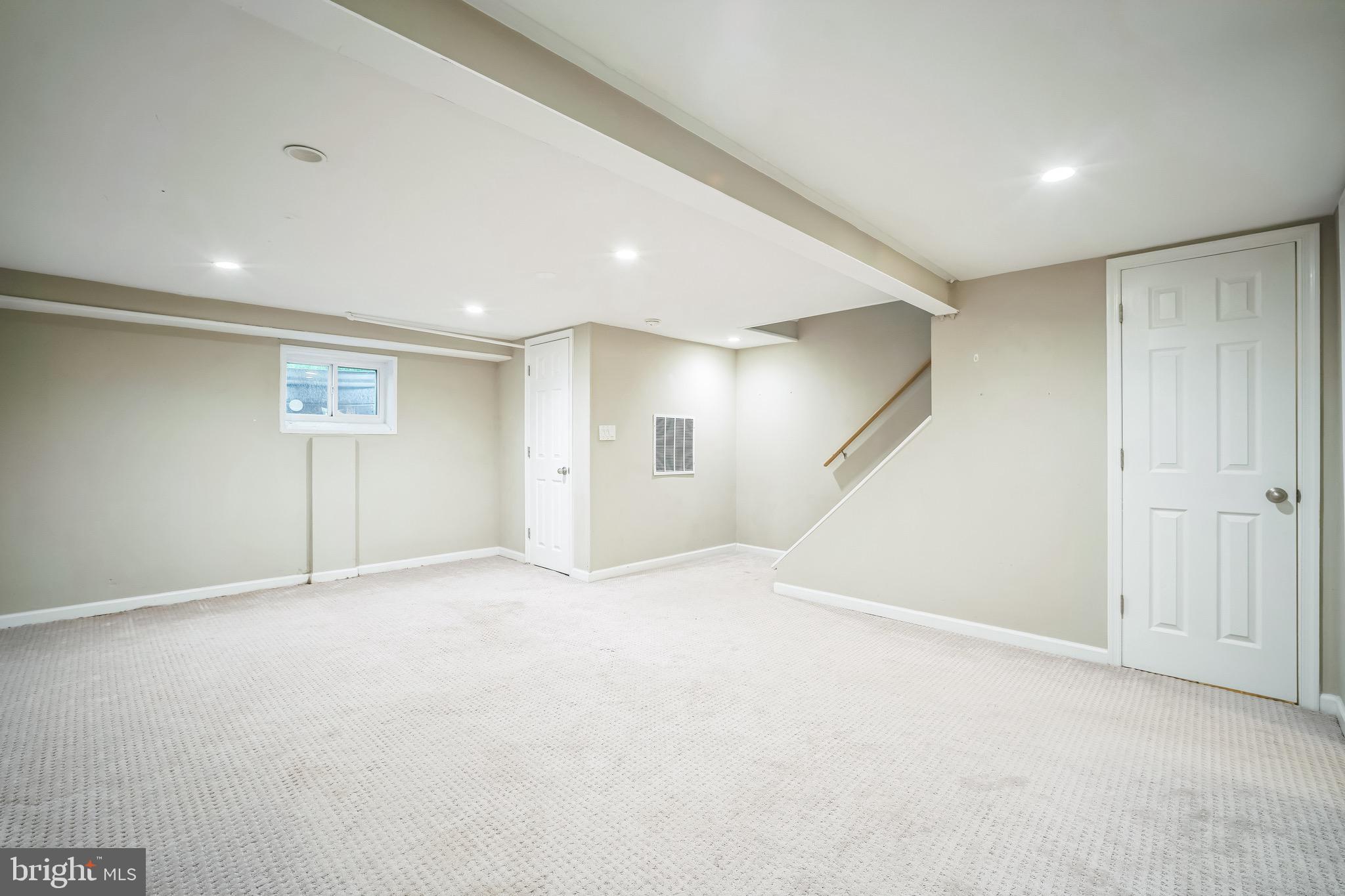 WARWICK VILLAGE - Residential Lease