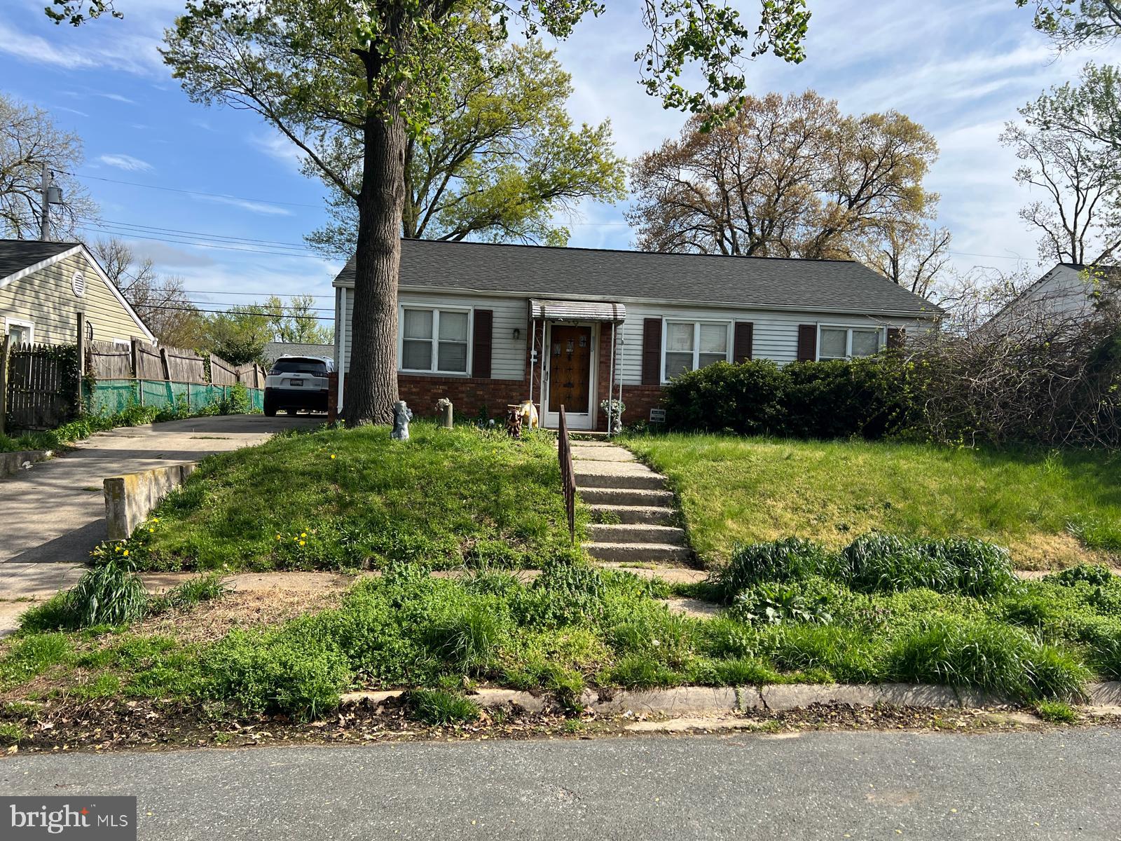 This property presents a prime opportunity for a cash investor. While it does need some TLC, it offers a solid foundation to add value and create instant equity. With the right vision and updates, this home can be transformed into a desirable investment, rental, or resale. Perfect for those looking for their next project at a competitive entry point!