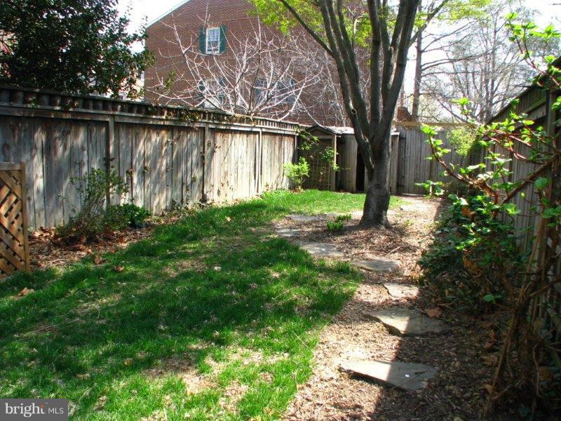 OLD TOWN - Residential Lease