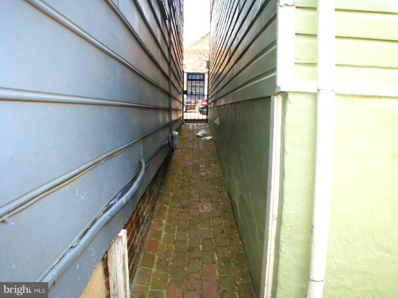 OLD TOWN - Residential Lease