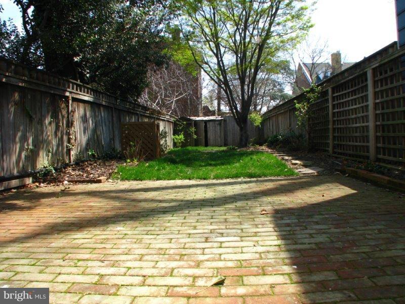 OLD TOWN - Residential Lease