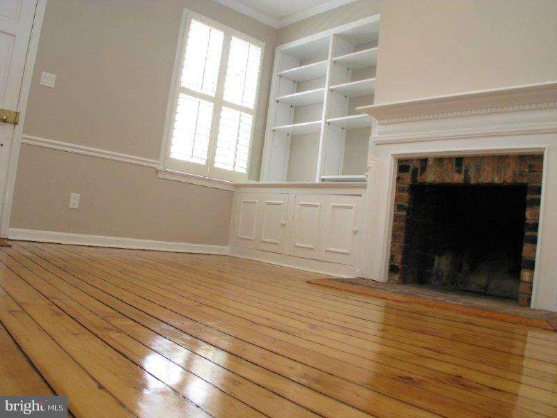 OLD TOWN - Residential Lease