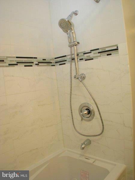 OLD TOWN - Residential Lease