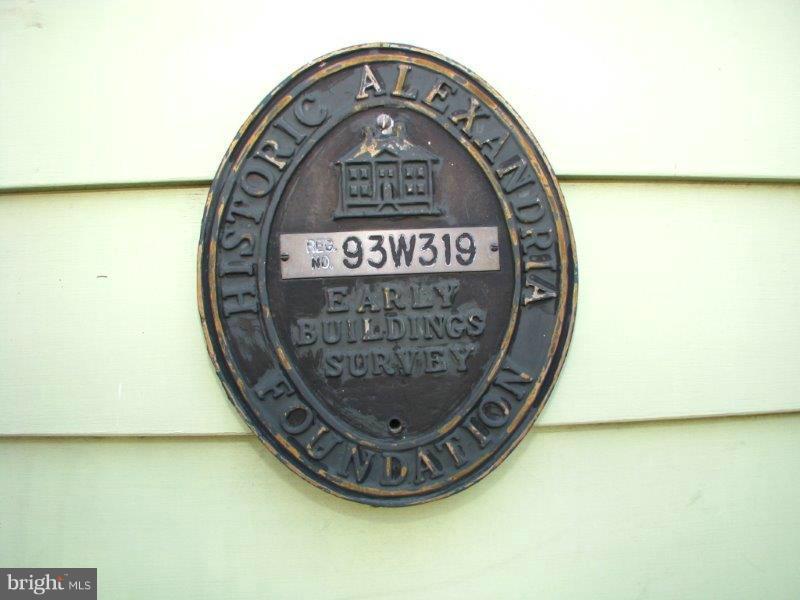 OLD TOWN - Residential Lease