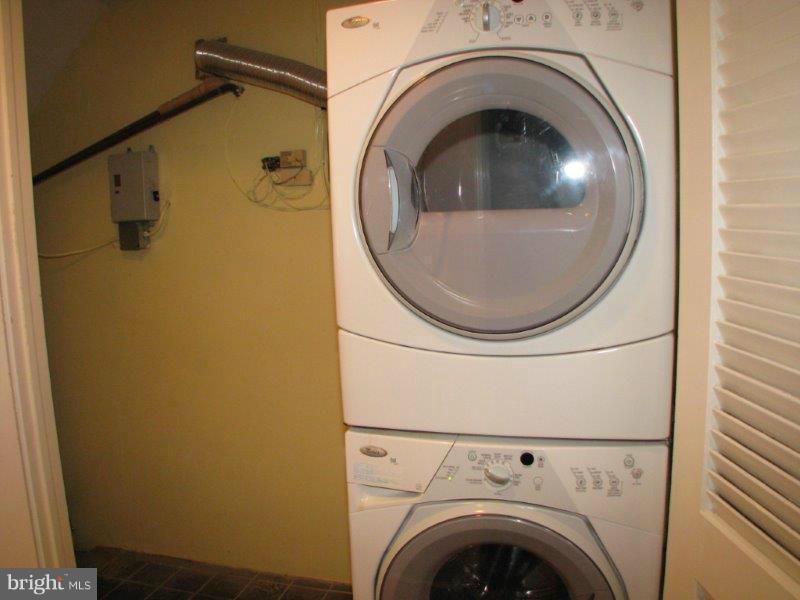 OLD TOWN - Residential Lease