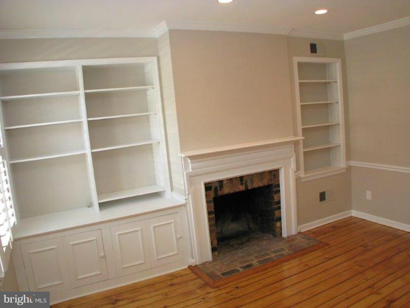 OLD TOWN - Residential Lease