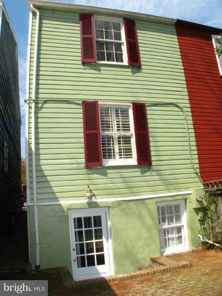 OLD TOWN - Residential Lease