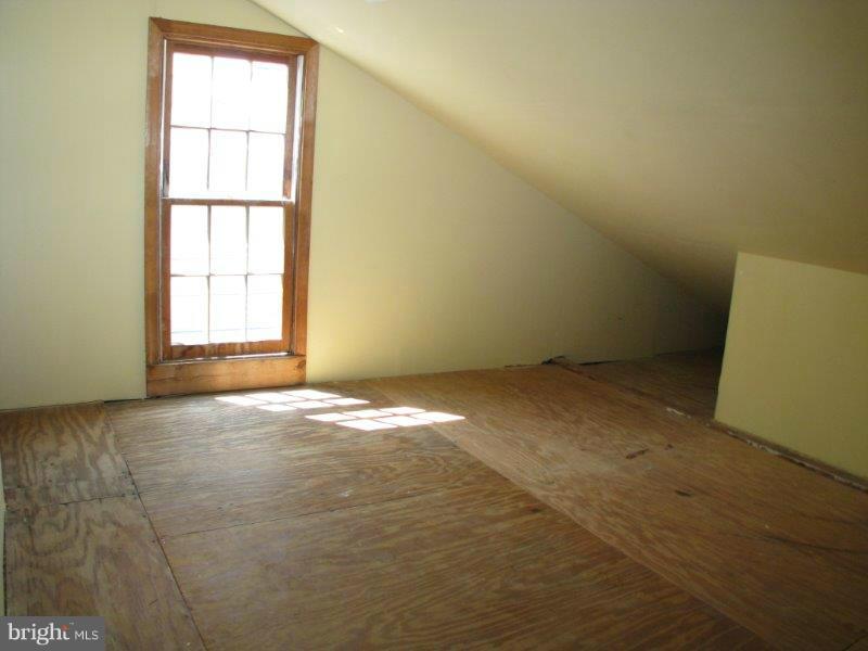 OLD TOWN - Residential Lease