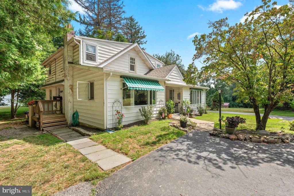 Photo of 120 Diamond Rock Road, PHOENIXVILLE, PA 19460 (MLS # PACT2107370)