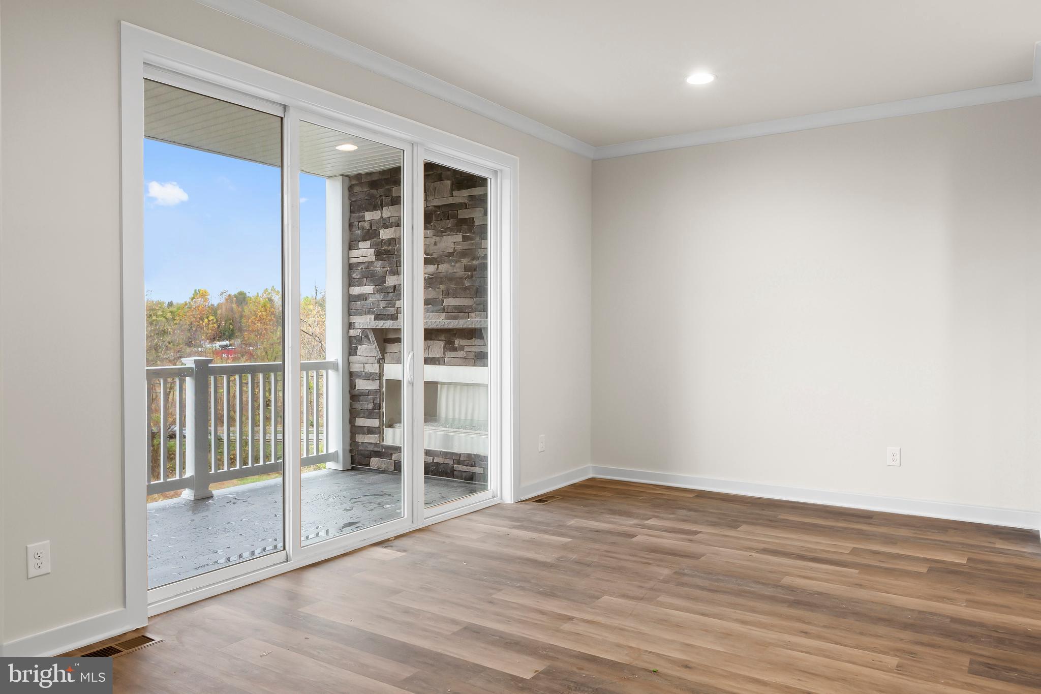 SOUTH FORK BROAD RUN - Residential