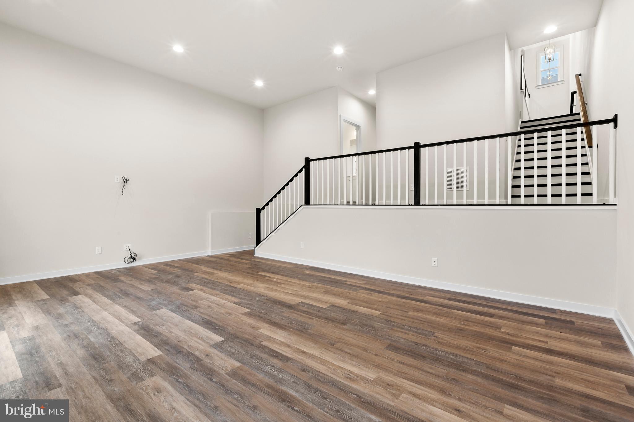 SOUTH FORK BROAD RUN - Residential