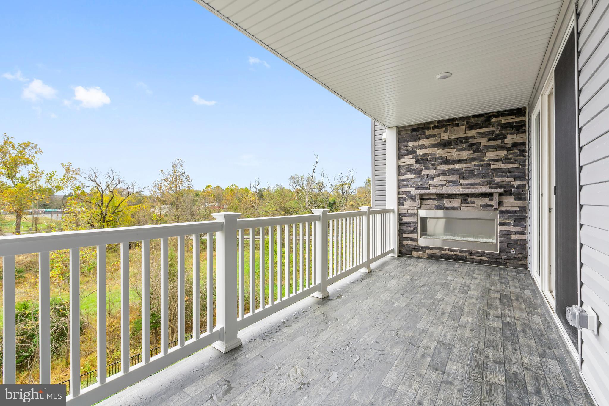 SOUTH FORK BROAD RUN - Residential