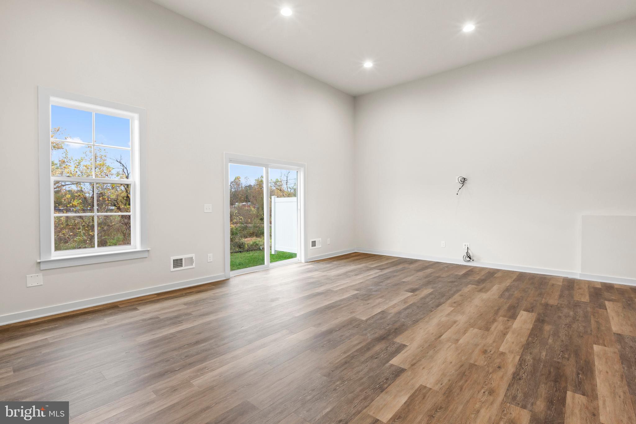 SOUTH FORK BROAD RUN - Residential