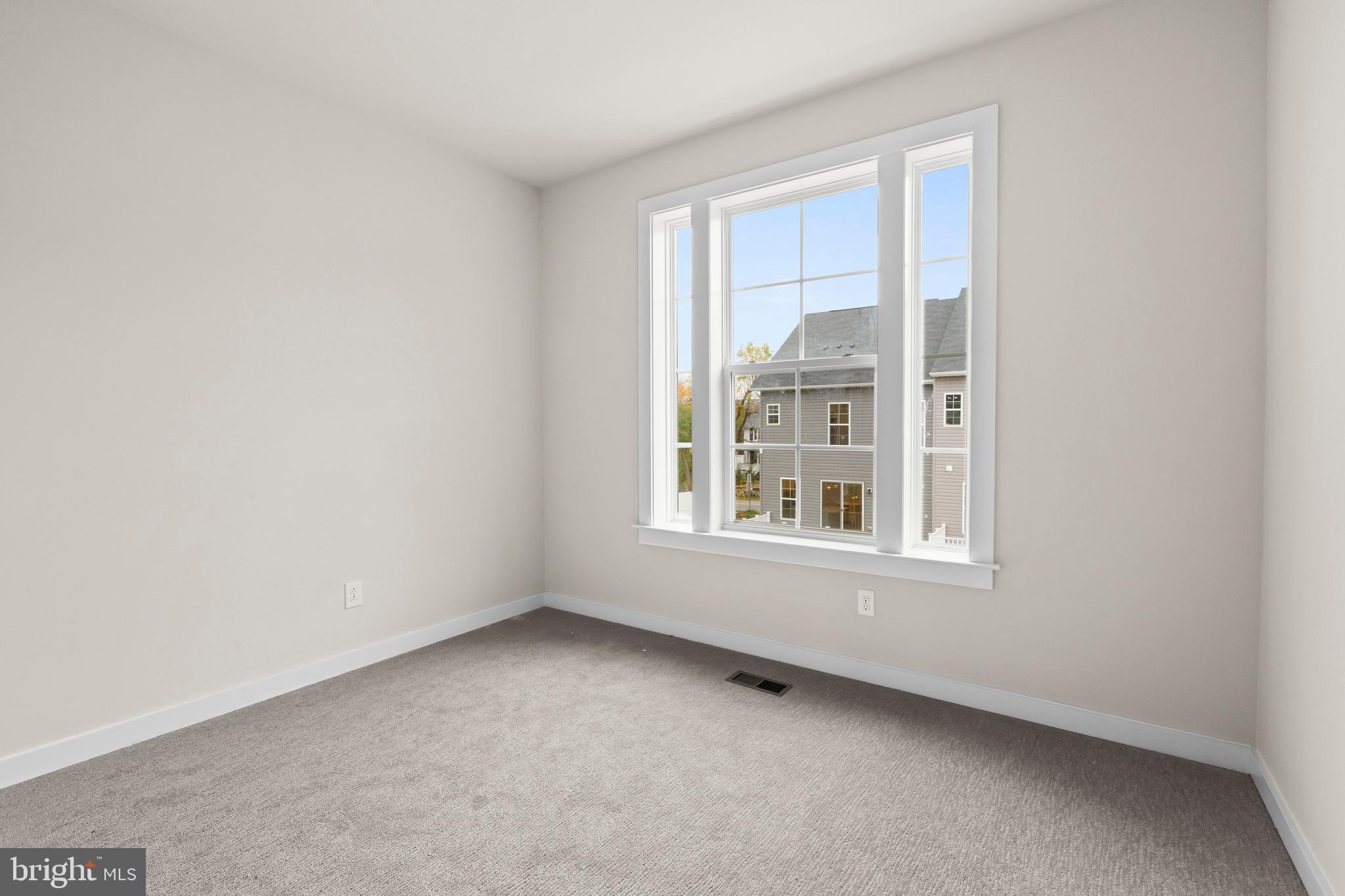 SOUTH FORK BROAD RUN - Residential