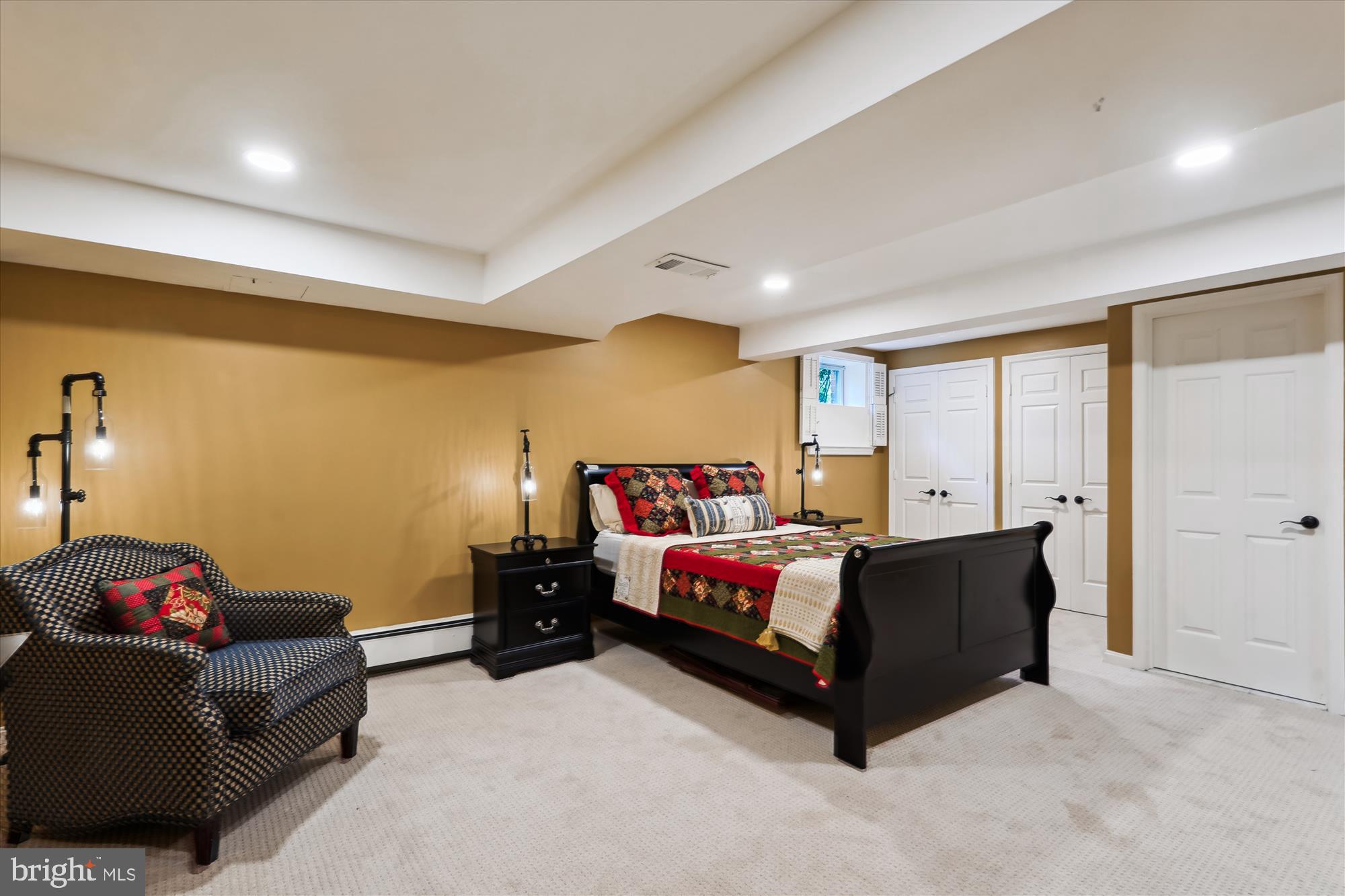 MONTROSE WOODS - Residential