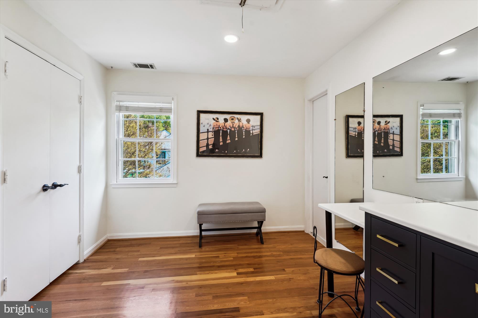 MONTROSE WOODS - Residential