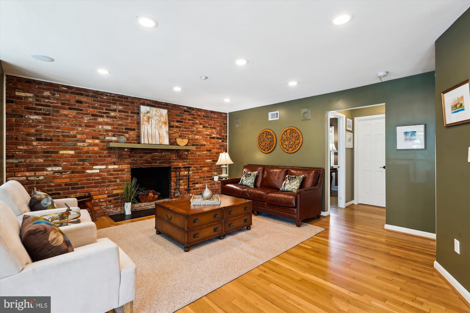 MONTROSE WOODS - Residential