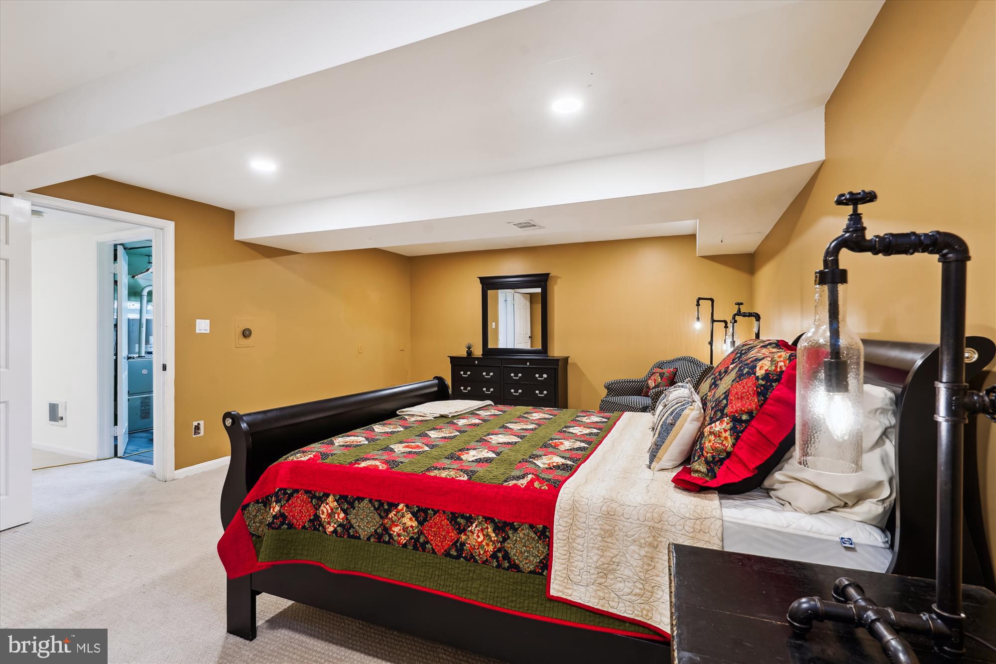 MONTROSE WOODS - Residential