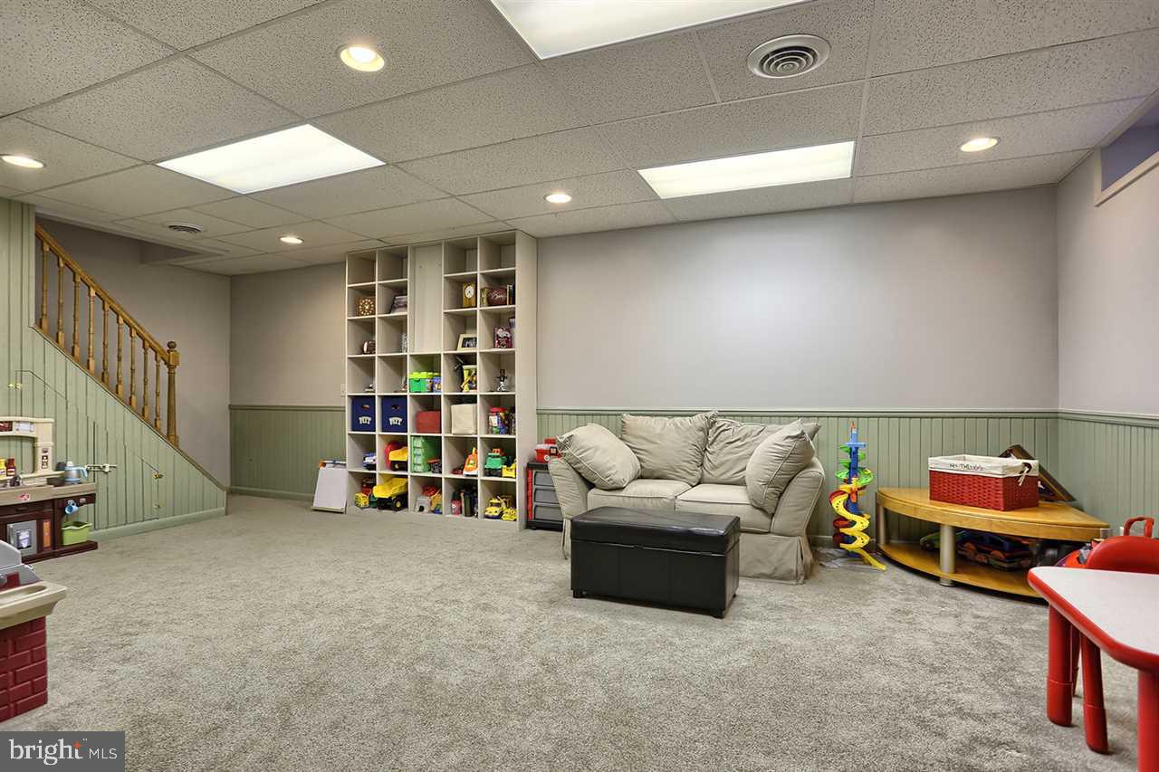 SAMPLE BRIDGE ESTATES - Residential