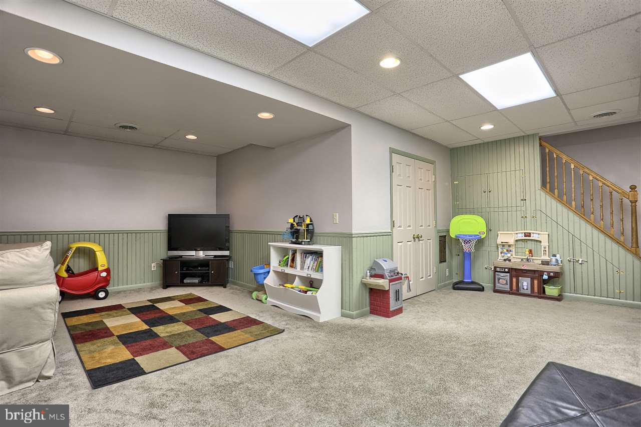 SAMPLE BRIDGE ESTATES - Residential