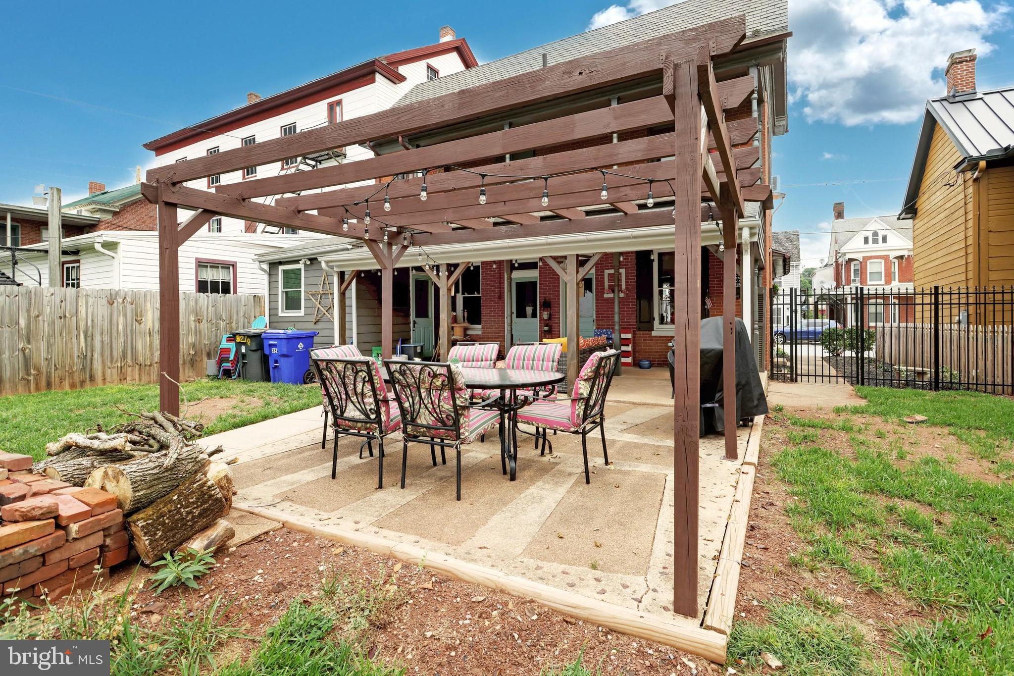 EAST BERLIN BOROUGH - Residential