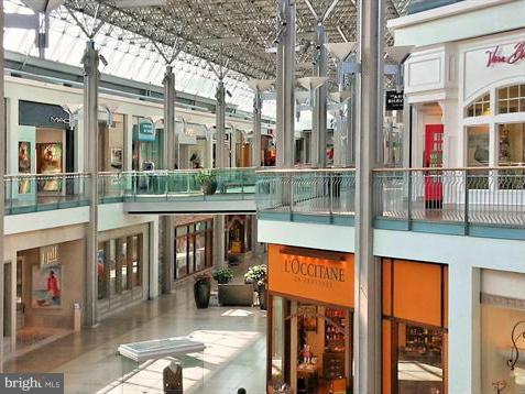 HOWARD SQUARE - Residential