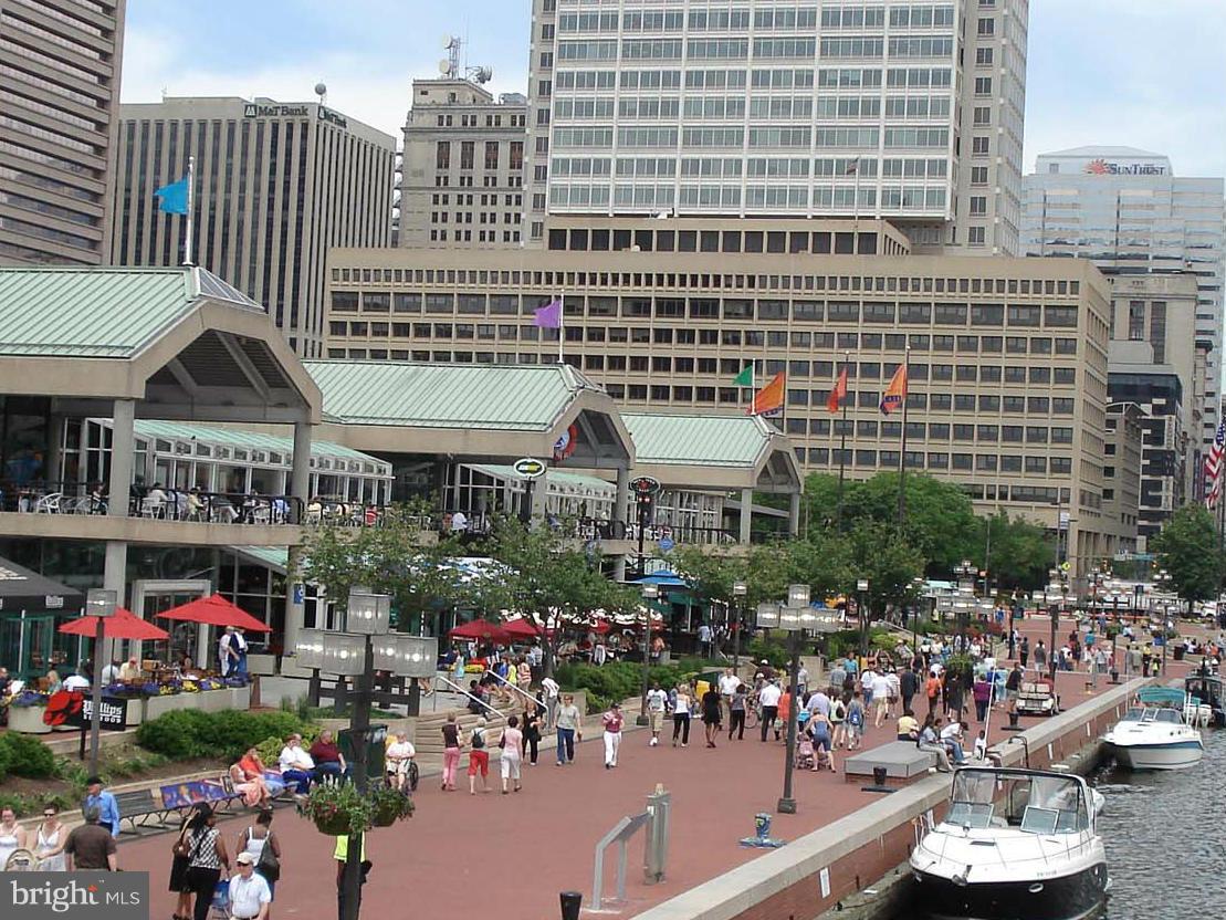 HOWARD SQUARE - Residential