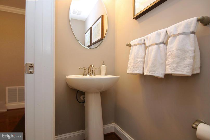 HOWARD SQUARE - Residential