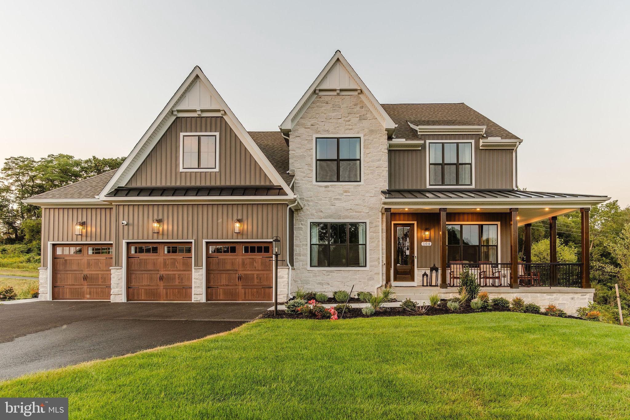 Kellerton is a luxurious, equestrian-inspired community, nested near towns like Whittier, Cannon Bluff, and Clover Hill, and has tree-lined streets and a variety of home styles. Residents of Kellerton can enjoy the community’s many amenities including tot lots for the kids to play on, several athletic fields, walking trails, a dog park, and a beautiful award-winning clubhouse with an Olympic-sized pool! Residents get to enjoy all of this and more just by stepping out their front door. Kellerton offers a variety of customizable floorplans, each with over 10,000 structural and decorative customizations. Looking for more customization? Additional changes are available through our Design Time option. Your Designer will be with you every step of the way to help bring your vision to life. Our quality homes are backed with an industry-leading 20-year warranty structural warranty. Learn more about how Keystone Custom Homes are 70% more efficient than used homes and 40% more efficient than other new homes.
The Nottingham features a 2-story Family Room open to the eat-in Kitchen with walk-in pantry and Breakfast Area. The spacious Owner’s Suite is located on the first floor, with 2 walk-in closets and full Bathroom. A Study, formal Dining Room, Powder Room, Laundry Room, and 2-car garage complete the first level. The hallway upstairs overlooks the Family Room below. An optional Bonus Room is located over the Owner’s Suite. 3 additional Bedrooms with walk-in closets and a full Bath are on the second floor. The Nottingham can be customized to include up to 6 Bedrooms and 4.5 Bathrooms.