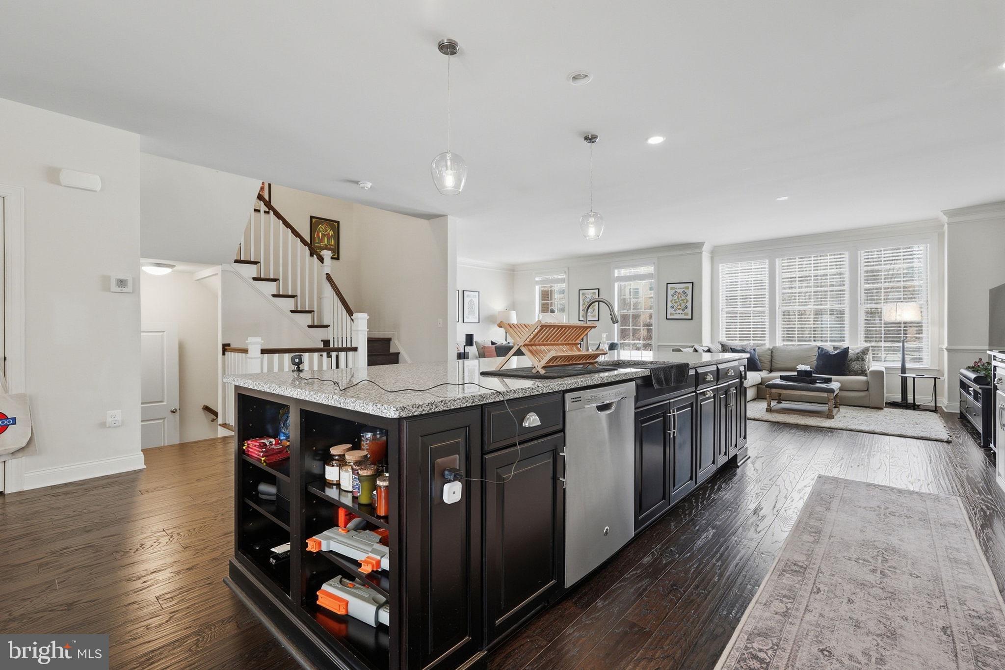 22597 WINDSOR LOCKS SQUARE