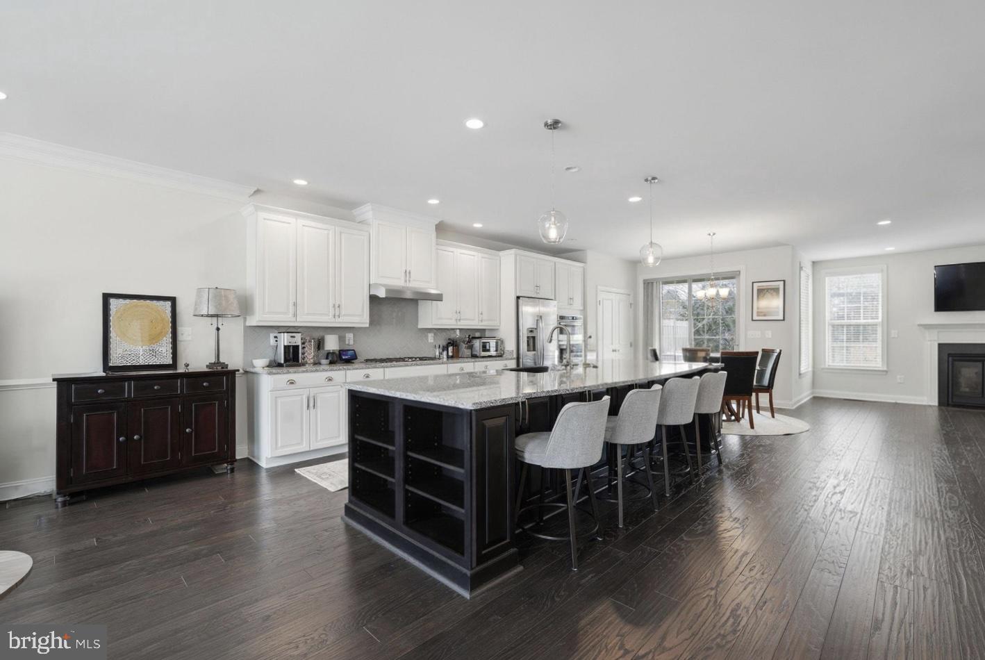 22597 WINDSOR LOCKS SQUARE