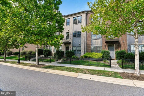 Townhouse For Sale - 6402 47th Street<br/> Prince Georges County, RIVERDALE, MD 20737