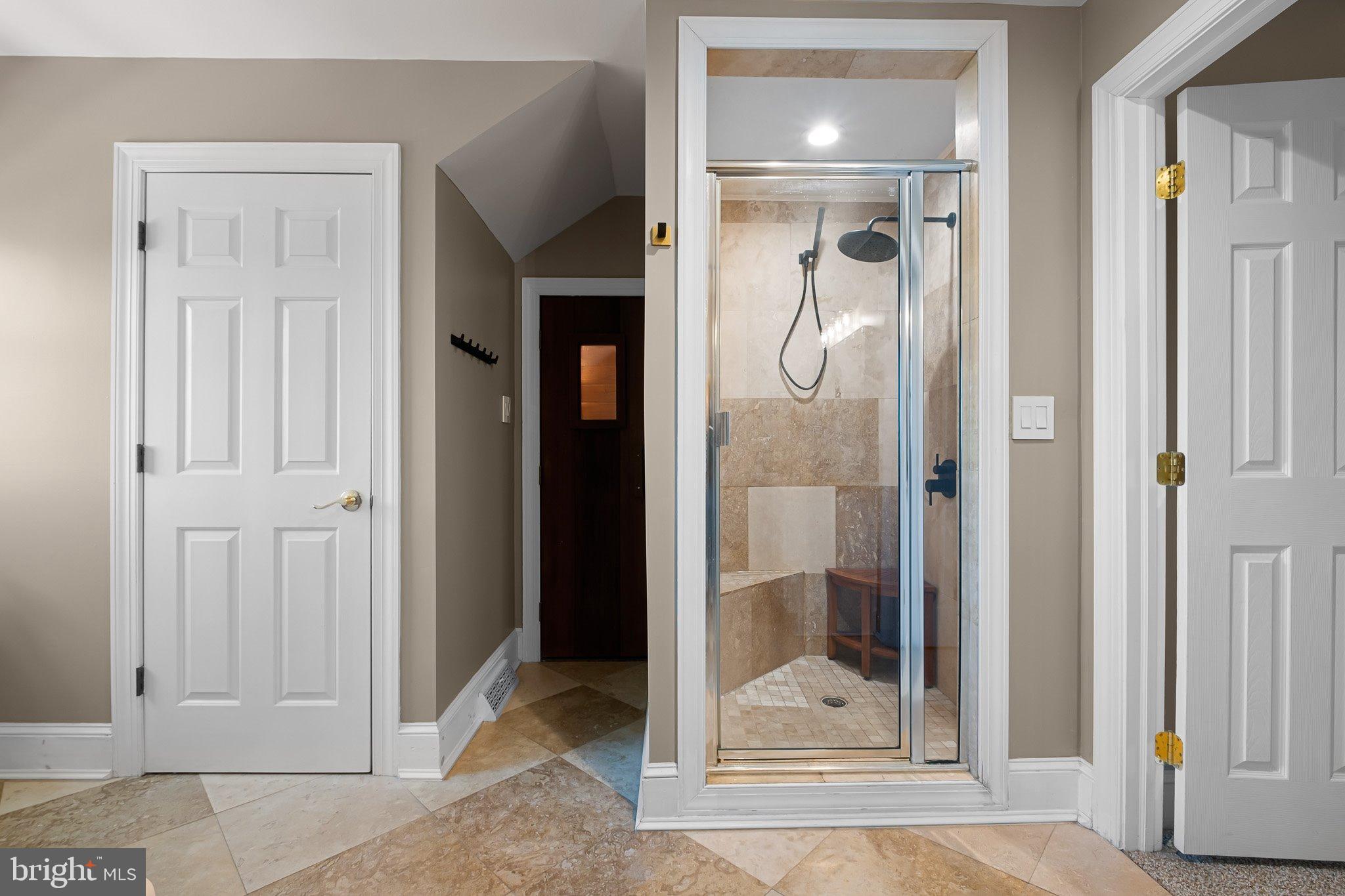 COOL SPRING - Residential