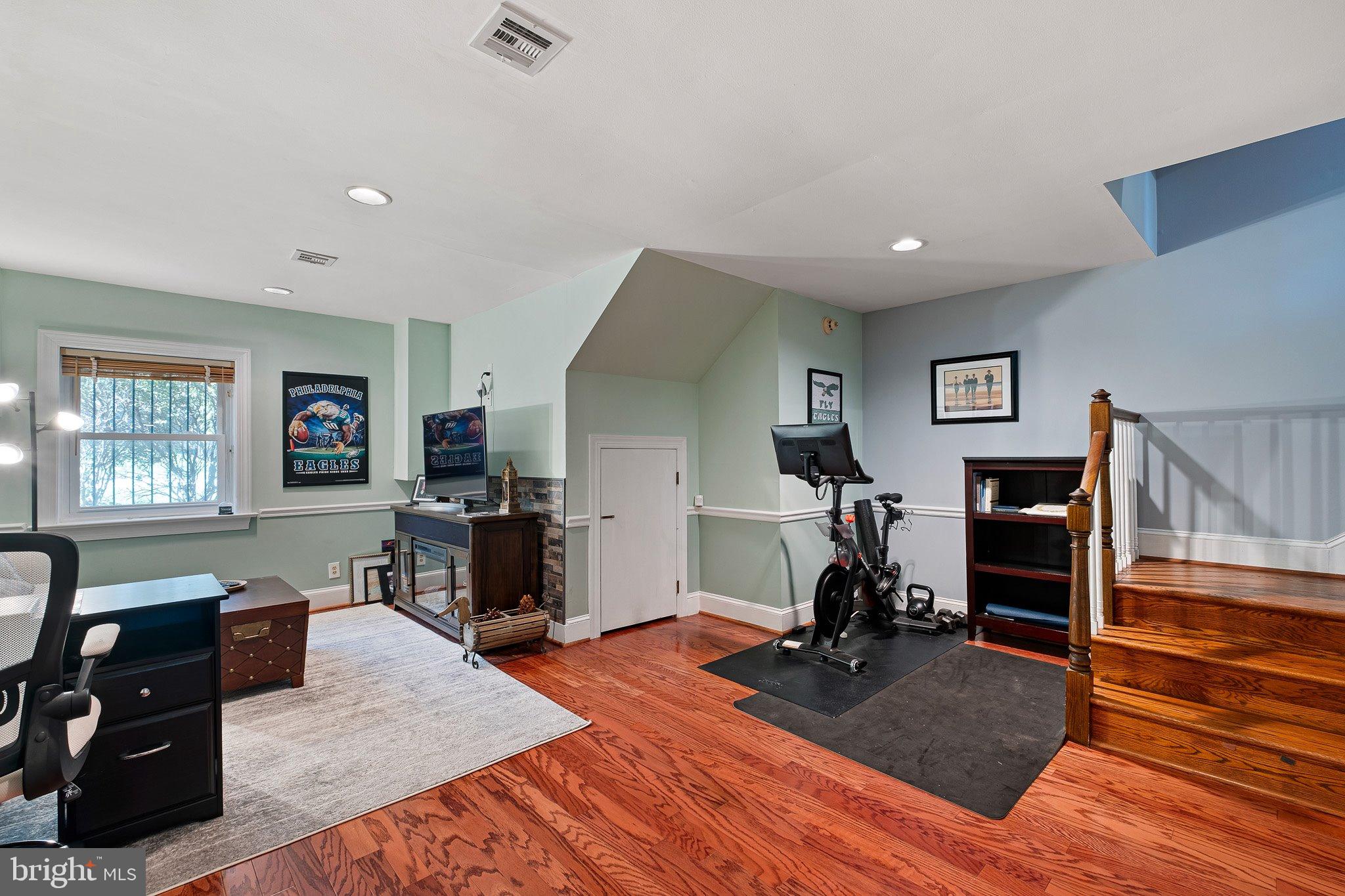 COOL SPRING - Residential